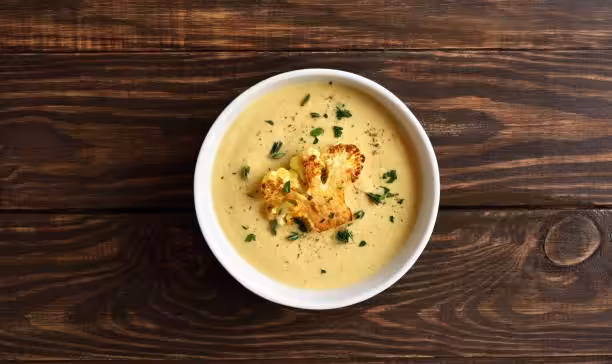 Cheddar Cauliflower and Roasted Garlic Soup