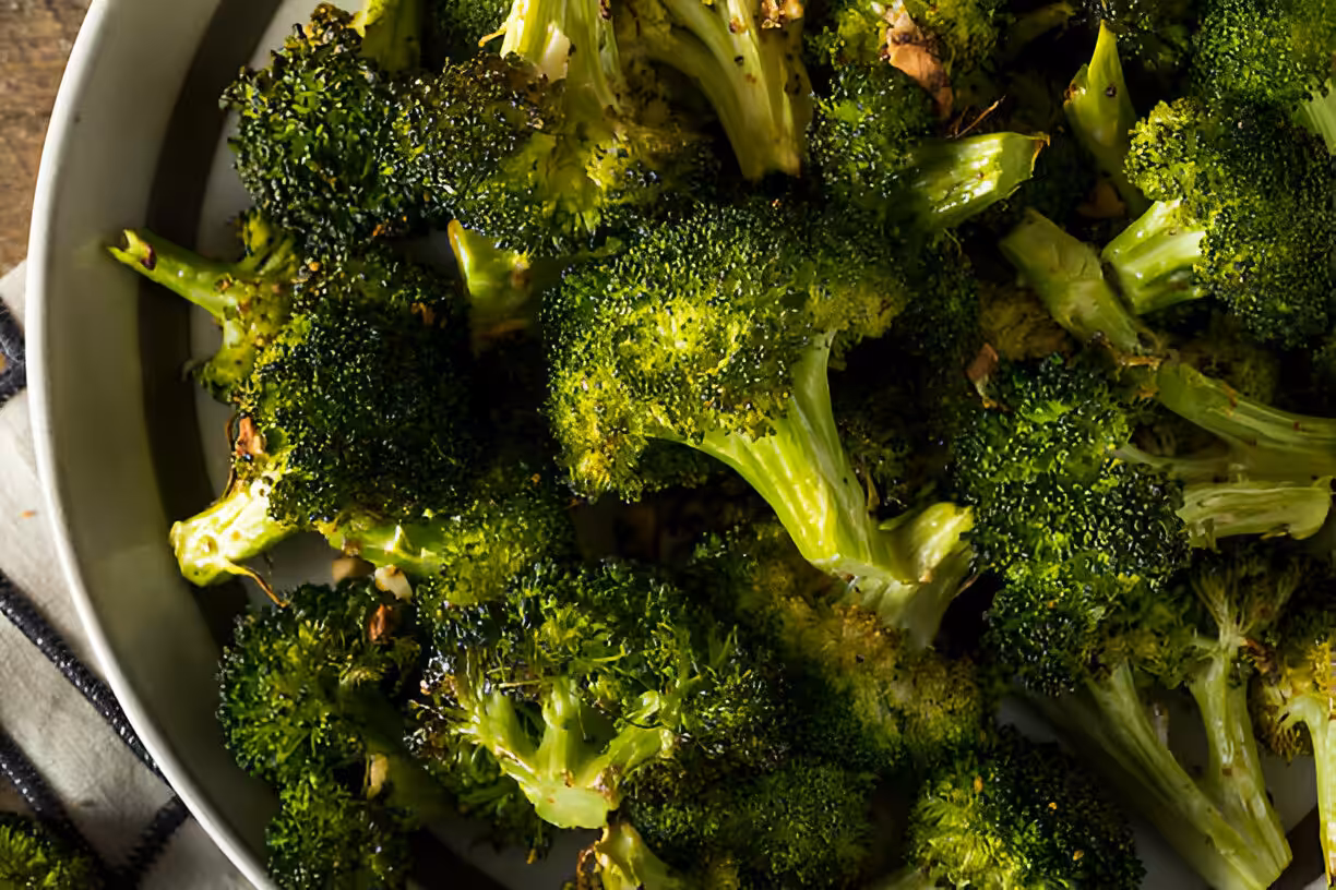 GARLIC PARMESAN ROASTED BROCCOLI