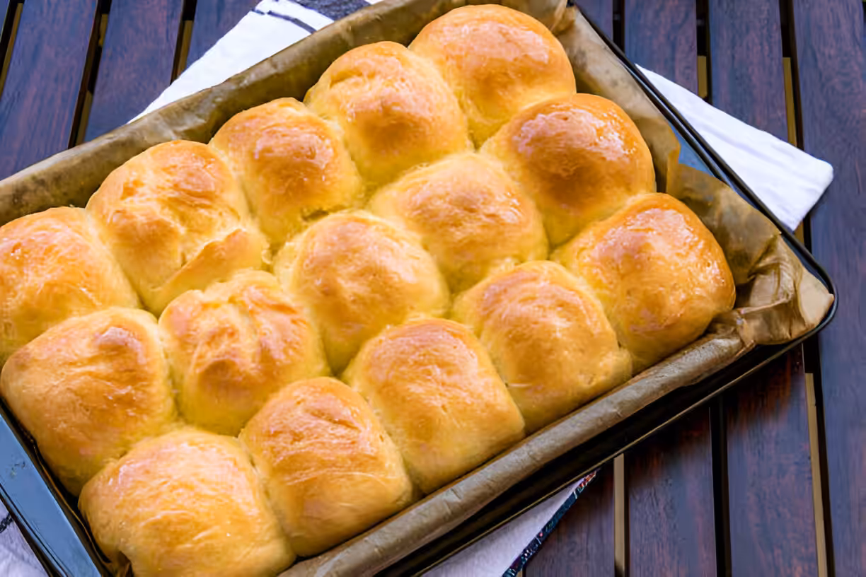 Old Fashioned Yeast Rolls