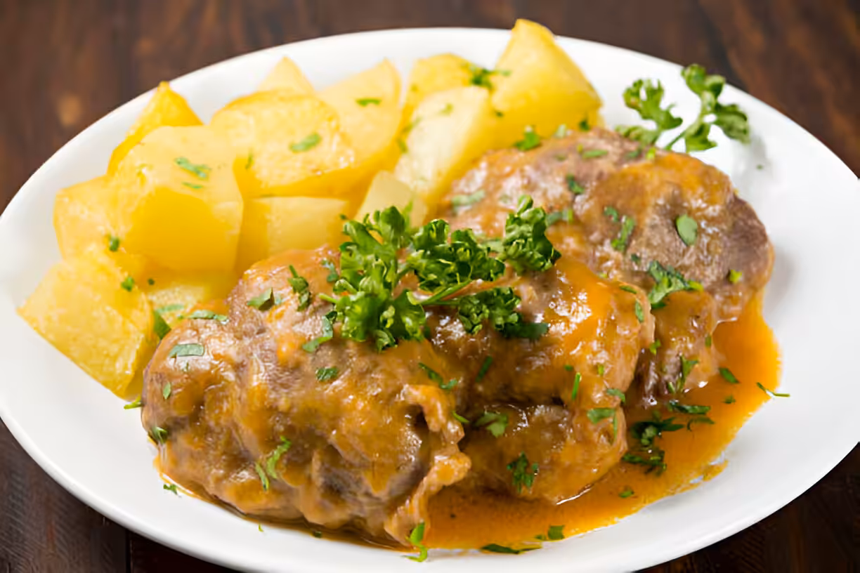 Slow Cooker Garlic Butter Beef Bites & Potatoes